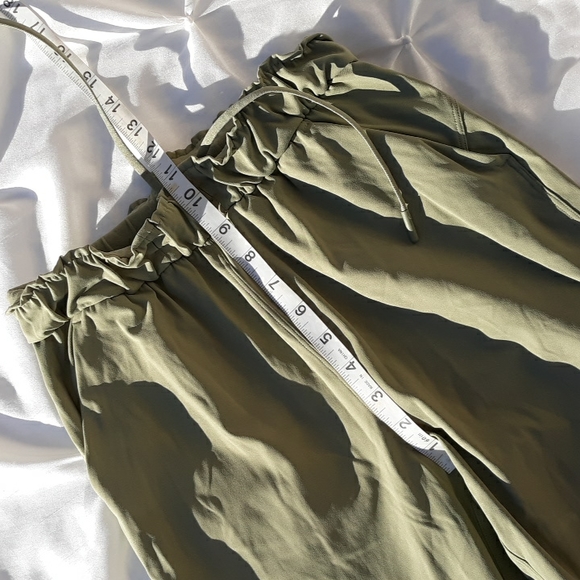 Lululemon Size 2 Keep Moving Jogger Rosemary Green Pants - Picture 8 of 17